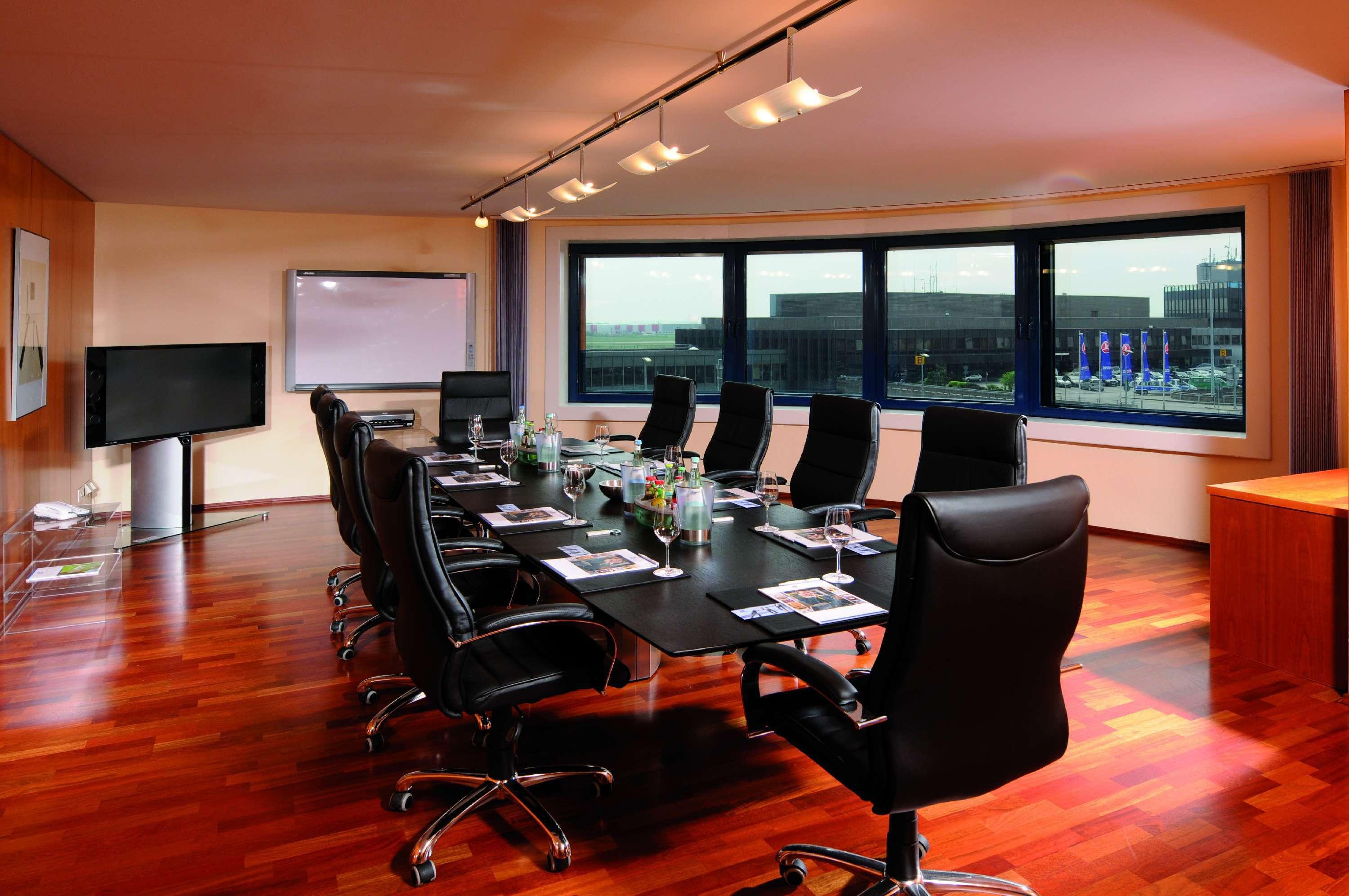 มาริติม แอร์พอร์ต โฮเต็ล ฮันโนเวอร์ Hotel Langenhagen  ภายนอก รูปภาพ