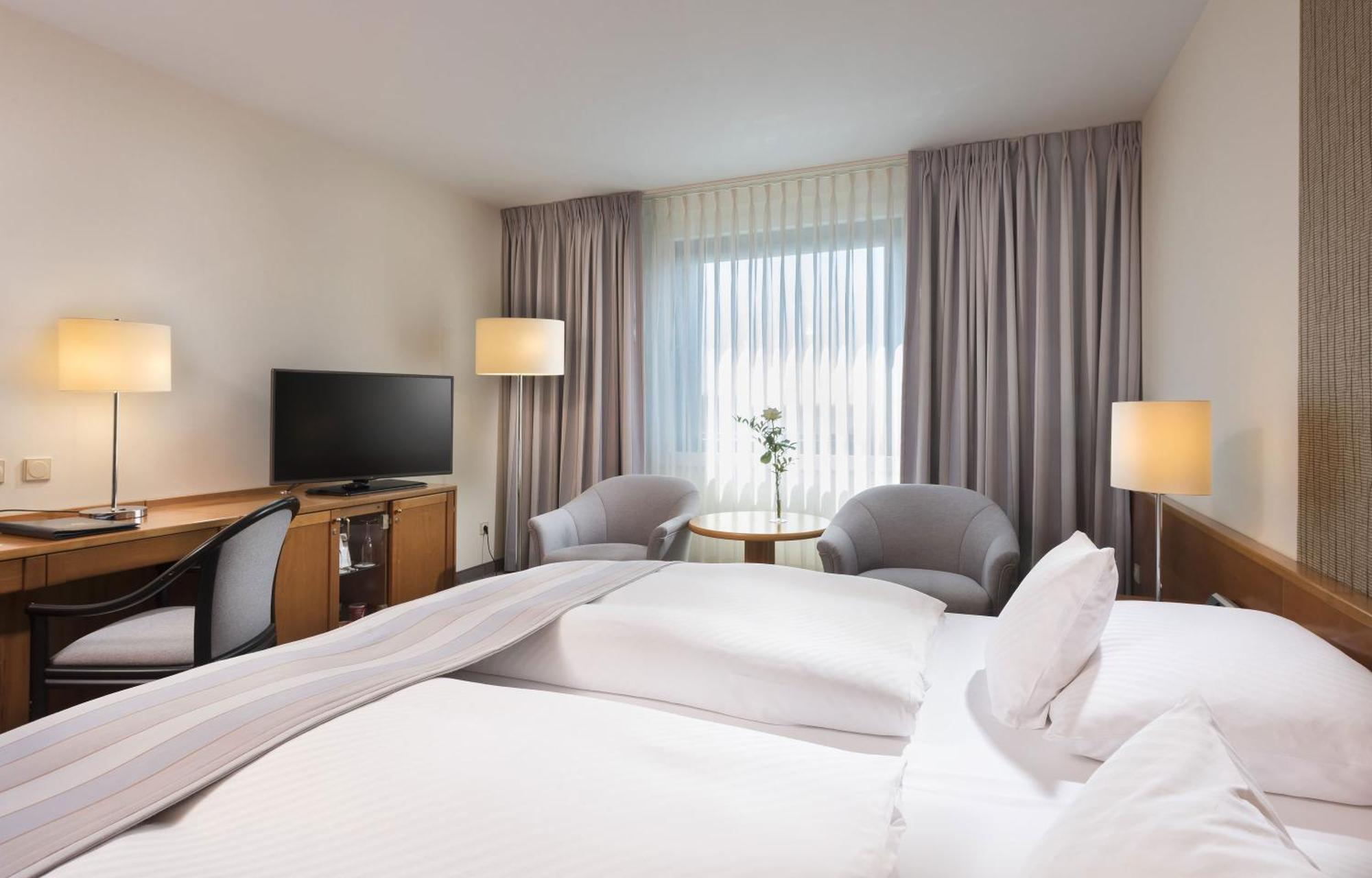 มาริติม แอร์พอร์ต โฮเต็ล ฮันโนเวอร์ Hotel Langenhagen  ภายนอก รูปภาพ
