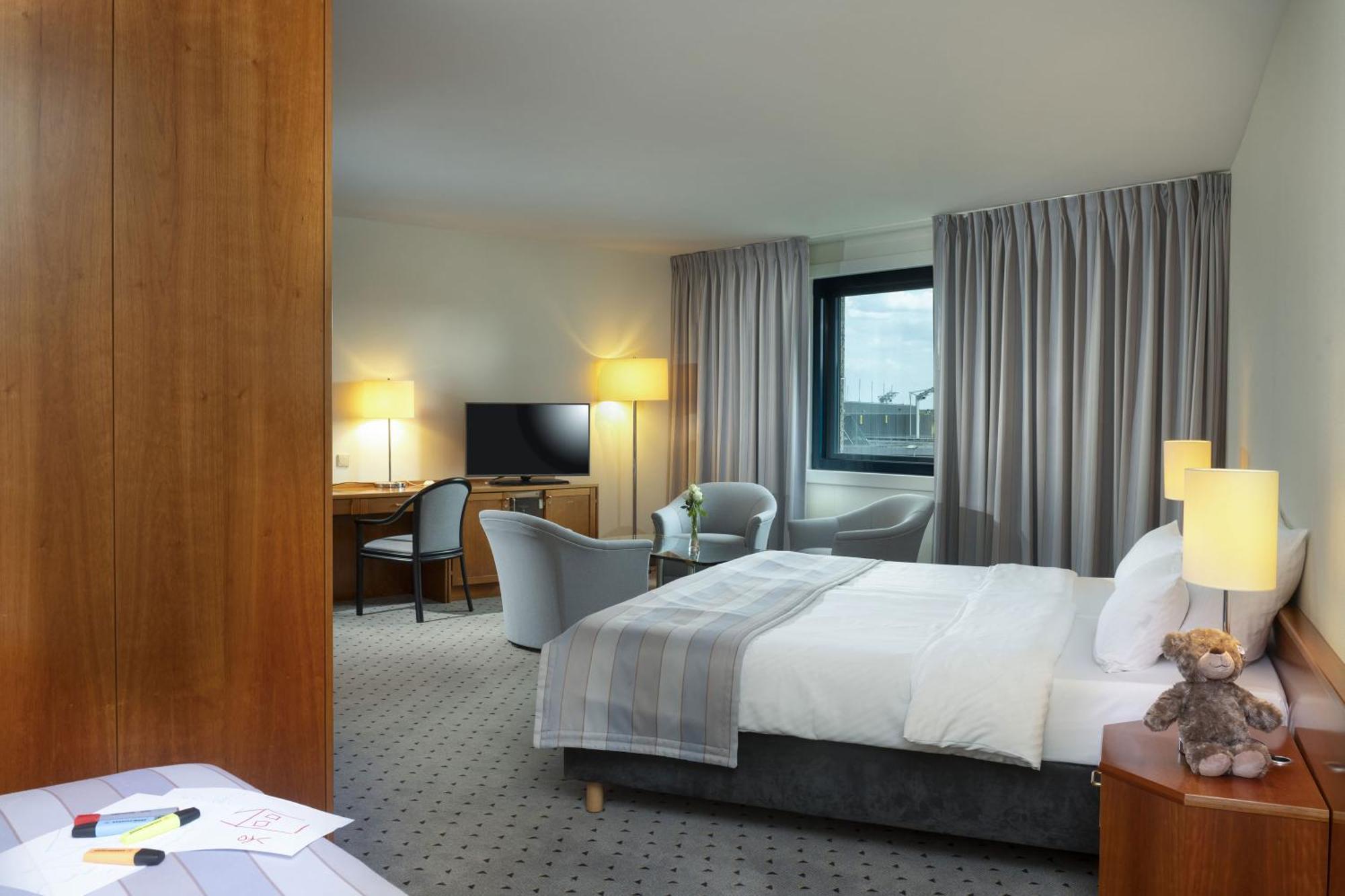 มาริติม แอร์พอร์ต โฮเต็ล ฮันโนเวอร์ Hotel Langenhagen  ภายนอก รูปภาพ
