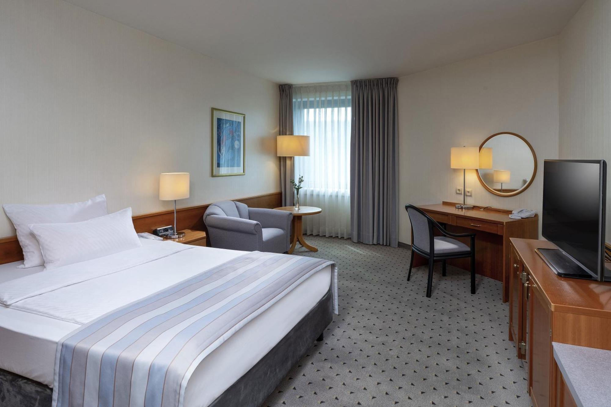 มาริติม แอร์พอร์ต โฮเต็ล ฮันโนเวอร์ Hotel Langenhagen  ภายนอก รูปภาพ