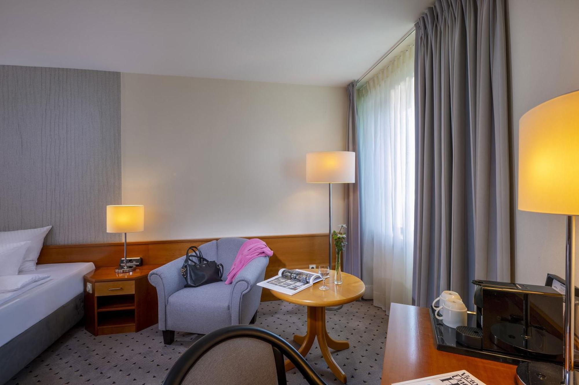 มาริติม แอร์พอร์ต โฮเต็ล ฮันโนเวอร์ Hotel Langenhagen  ภายนอก รูปภาพ