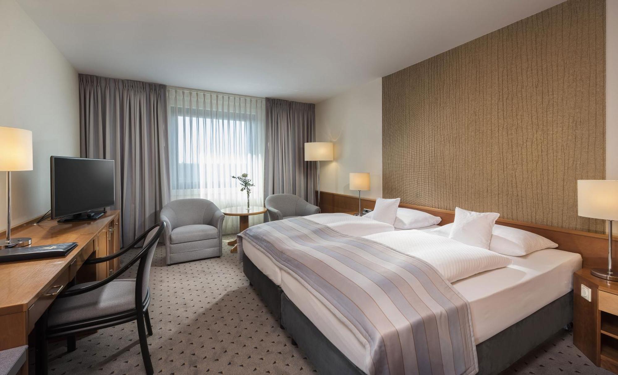 มาริติม แอร์พอร์ต โฮเต็ล ฮันโนเวอร์ Hotel Langenhagen  ภายนอก รูปภาพ