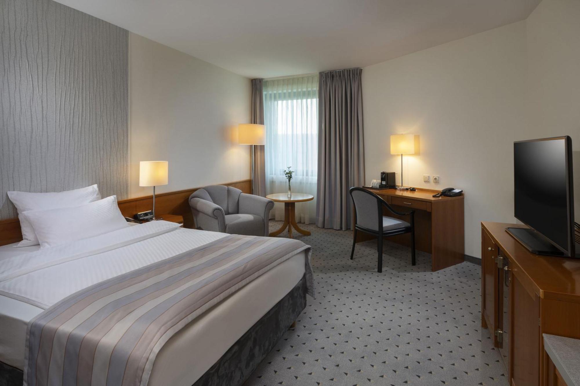 มาริติม แอร์พอร์ต โฮเต็ล ฮันโนเวอร์ Hotel Langenhagen  ภายนอก รูปภาพ